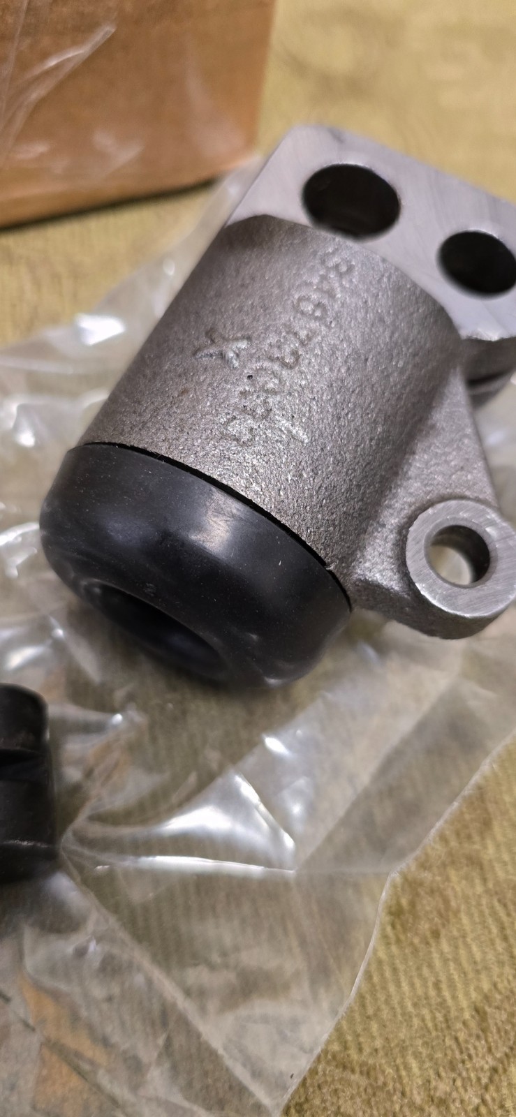 Rolls Royce Silver Cloud I- Cloud III, S1-SIII RF brake wheel cylinder UG3650