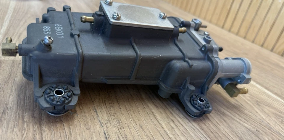 115 hp Yamaha 4 stroke Float Chamber assembly 6EK-14180-01-00 2016-2021 OEM - Image 4 of 4