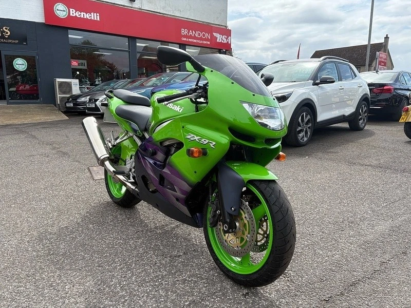 Kawasaki ZX 825 to 974 cc Capacity Motorcycles & Scooters for sale