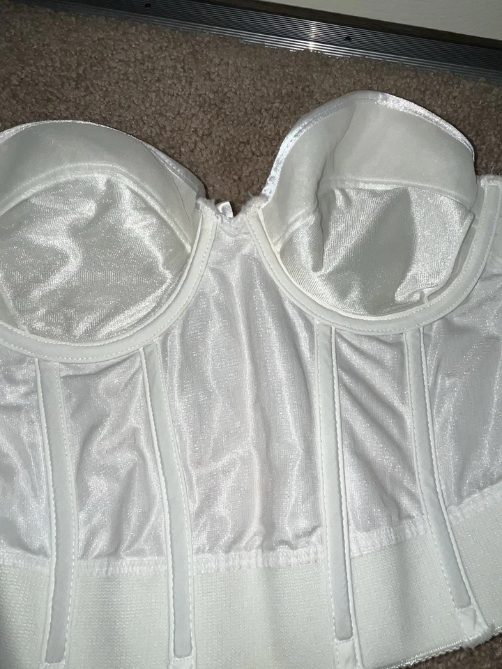 Wonderbra Blanco Satinado Sin Tirantes Acolchado Push Up Bustier Talla 34C Foto 2 de 4