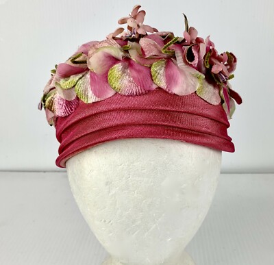 1960s Pink Floral Church Lady Hat Velvet Silk Flowers Satin  display picture 2