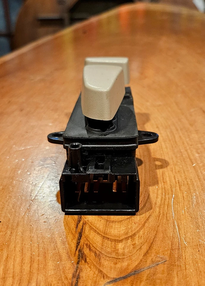 2003-2008 Mazda6 Mazda 6 Front Left Driver Seat Control Switch 188963 OEM - Image 3 of 3