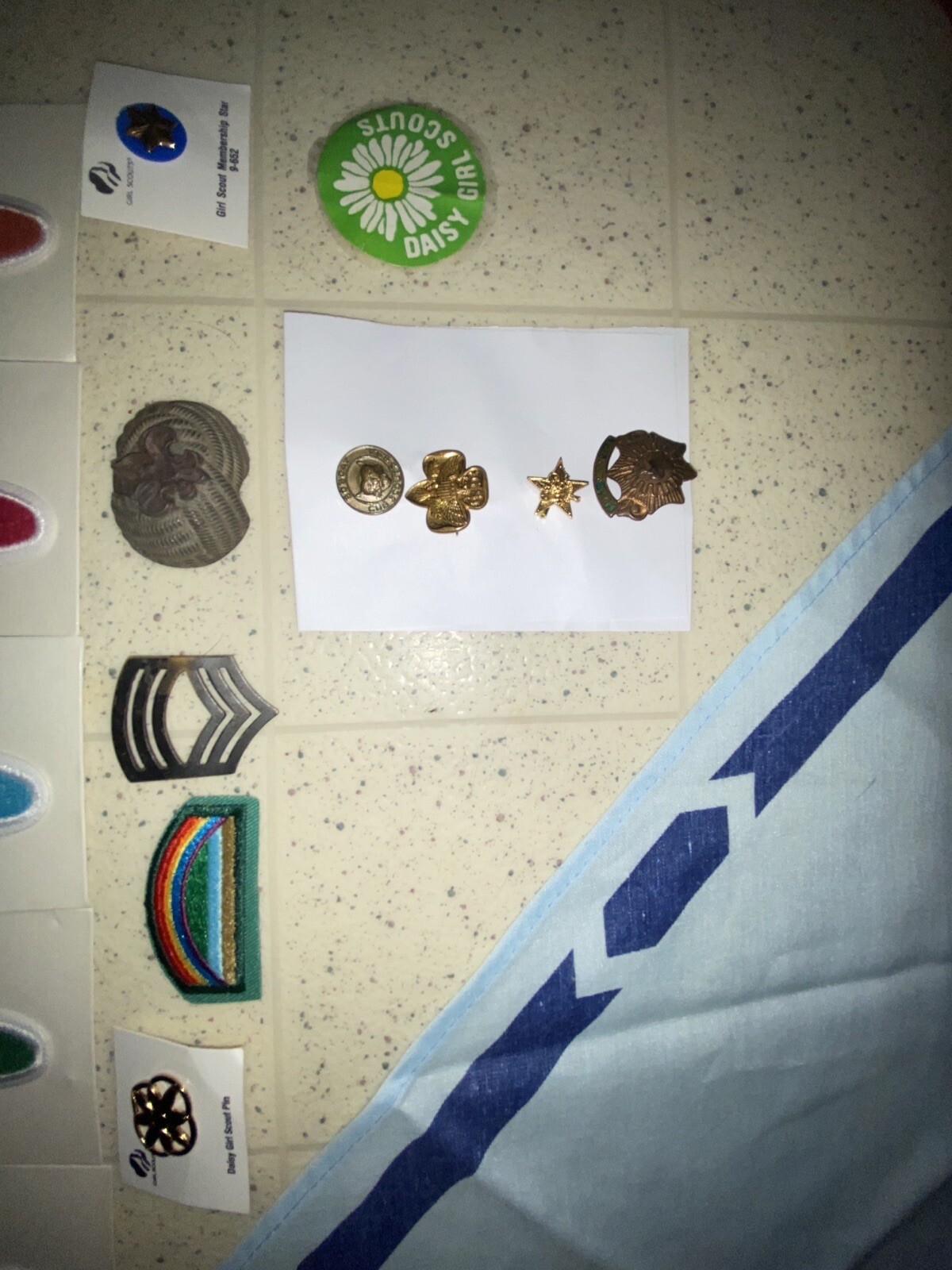 boy girl scouts bobcat wolf cub NECKTIE PENDANT MEDAL BADGE DAISY PETAL