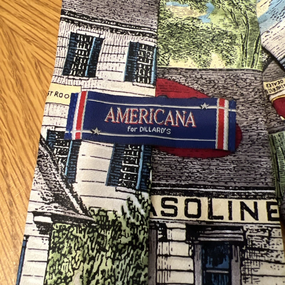 Corbata estación de llenado America By Dillards serie Americana 56". 100% seda Foto 3 de 4