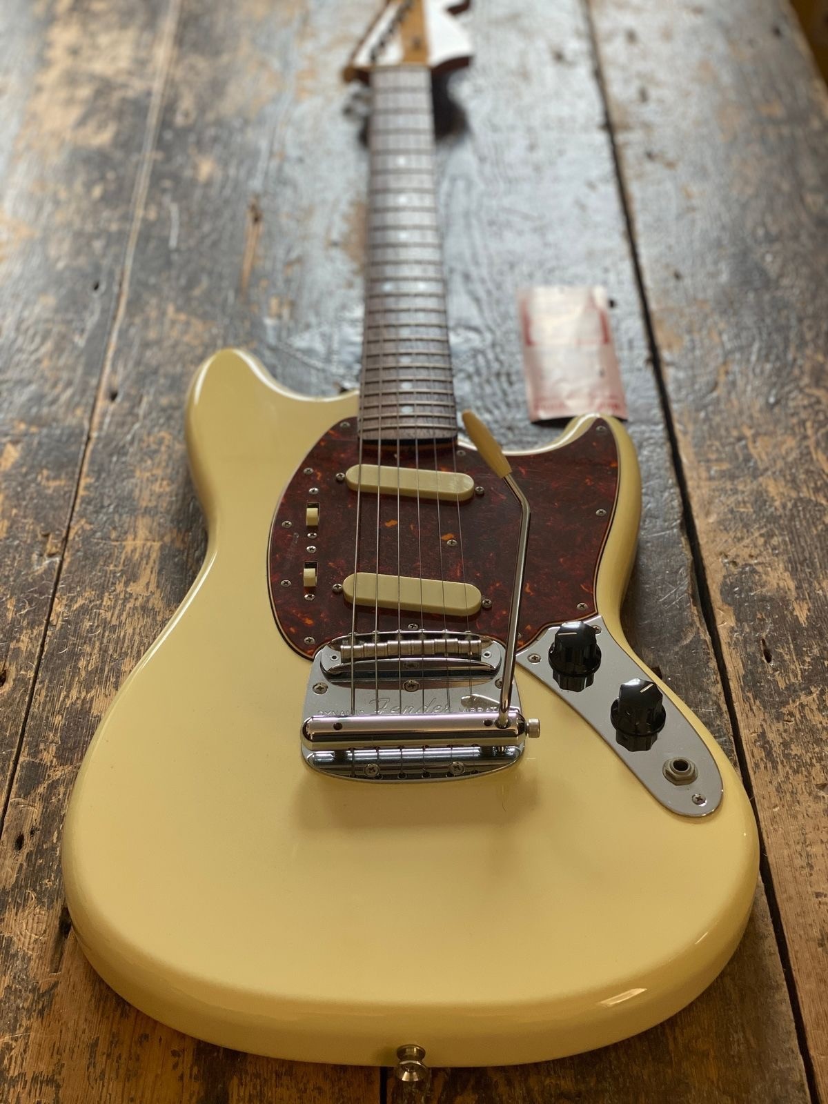Fender Mustang Japan 1965 Reissue MIJ JD-Serial 2014 Yellow White