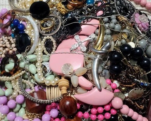 3 Lbs. Vintage to Modern Costume Jewelry Junk Tangled Estate Craft Lot (Lt # KK)