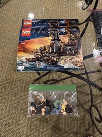 LEGO Pirates Of The Carribean (4194) Whitecap Bay: 100% Complete w/ Box, Poster