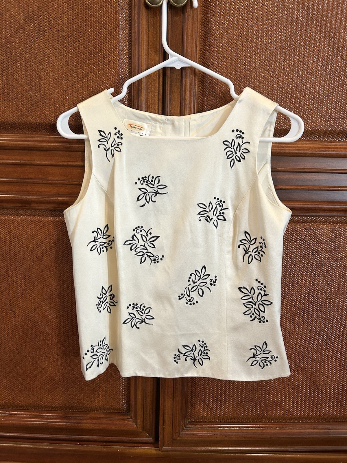 Talbots 100% silk Petite Ivory Black Embroidered Floral Button Sleeveless S-4