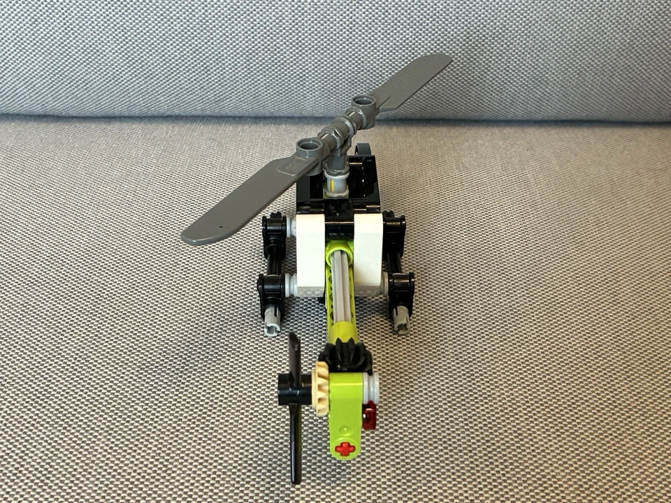 LEGO Technic 30465 Helicopter, photo 4 of 5