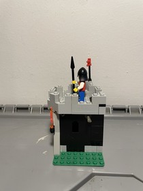 Lego Knights Set 6036 Skeleton Surprise - 1995 99% Complete Extra Minifigure Lot