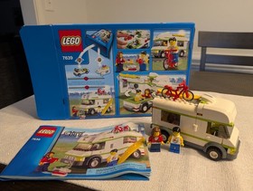 LEGO City: Camper (7639) - 100% Complete W/ Box & Manual - Retired 2009 Set