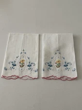 Vintage Hand Towels Floral Hand Embroidery Cotton Lot of 2 13.5 X 21"