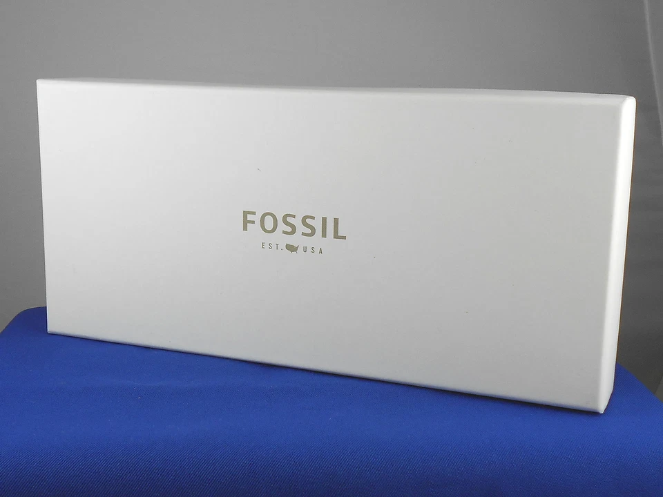 Fossil металлический олова BRENNA кошелек с ремешком красный сердце брелок подарочная коробка комплект - Изображение 2 из 2