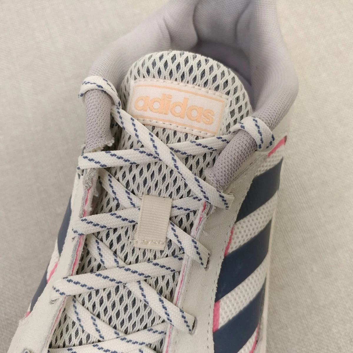 Eg8422 adidas 2025