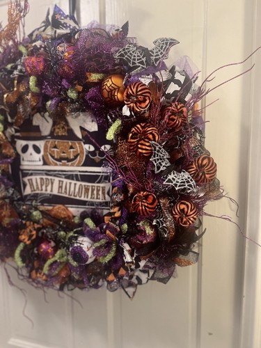 Happy Halloween Wreath 24 in. - Picture 3 of 6