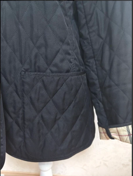 Chaqueta Burberry London para mujer acolchada con diamantes forrada a cuadros Nova negra talla 40