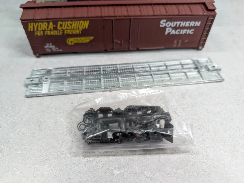 Roundhouse 7727 HO 50' Plug Door Box Car Southern Pacific SP #670006 KIT READ - Image 3 of 3