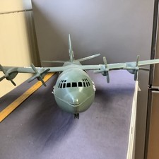 Avión militar vintage HERCULES C-130 EE. UU. plástico procesado 26" envergadura VERDE