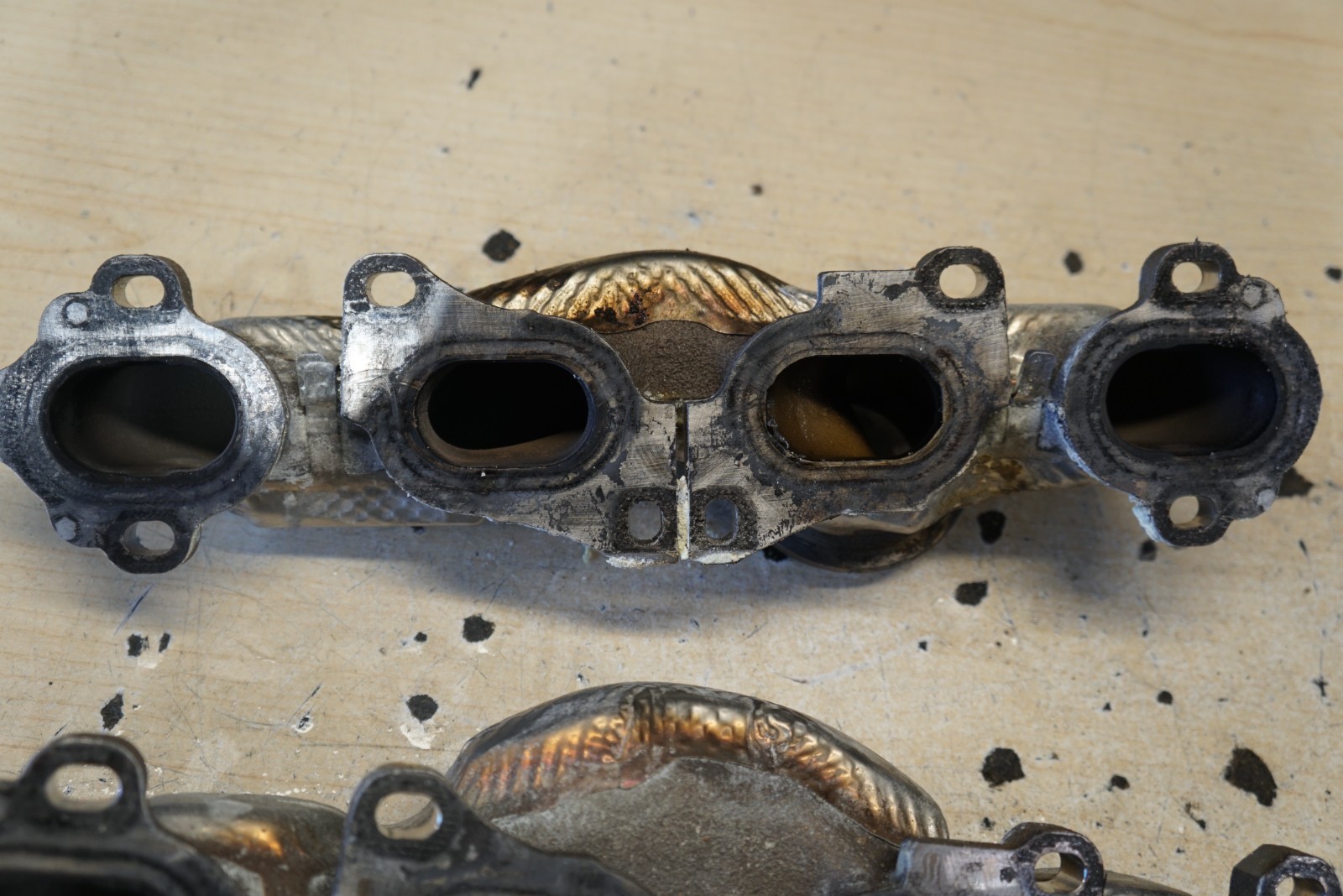 2019 - 2025 LAMBORGHINI URUS FRONT LEFT & RIGHT ENGINE EXHUAST MANIFOLD PAIR OEM