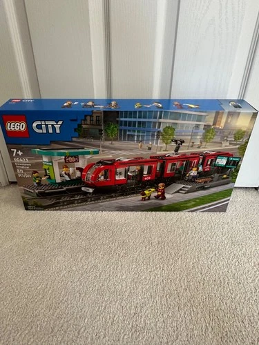 Brand New LEGO City Downtown Streetcar and Station Toy Train Building Set 60423