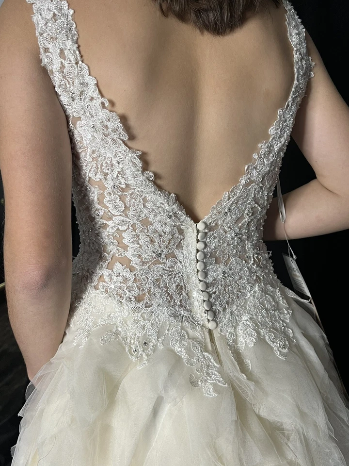 Vestido de novia Jasmine Couture talla 6 nuevo con etiquetas Foto 3 de 4