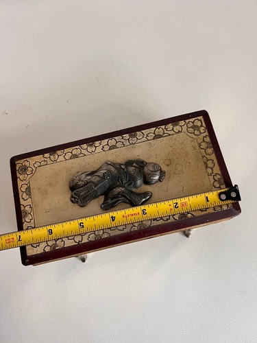 Vintage Metal jewelry trinket box - Picture 9 of 9