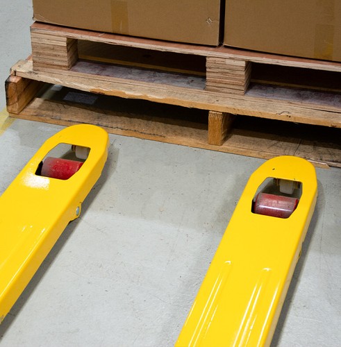 Hand Pallet Jack - 2,500kg - 1,540mm x 685mm - Nylon Wheel - Welshpool, WA - Picture 10 of 12