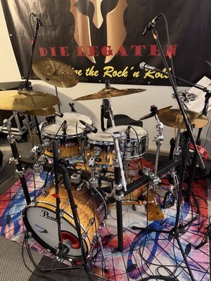 Pearl Akustik-Drumset Holzfinish mit Becken, Hardware, Bassdrum & Toms