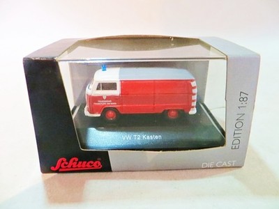 SCHUCO 'VW T2 FEUERWEHR FRANKFURT AM MAIN FIRE VAN' EDITION 1:87. MIB/BOXED