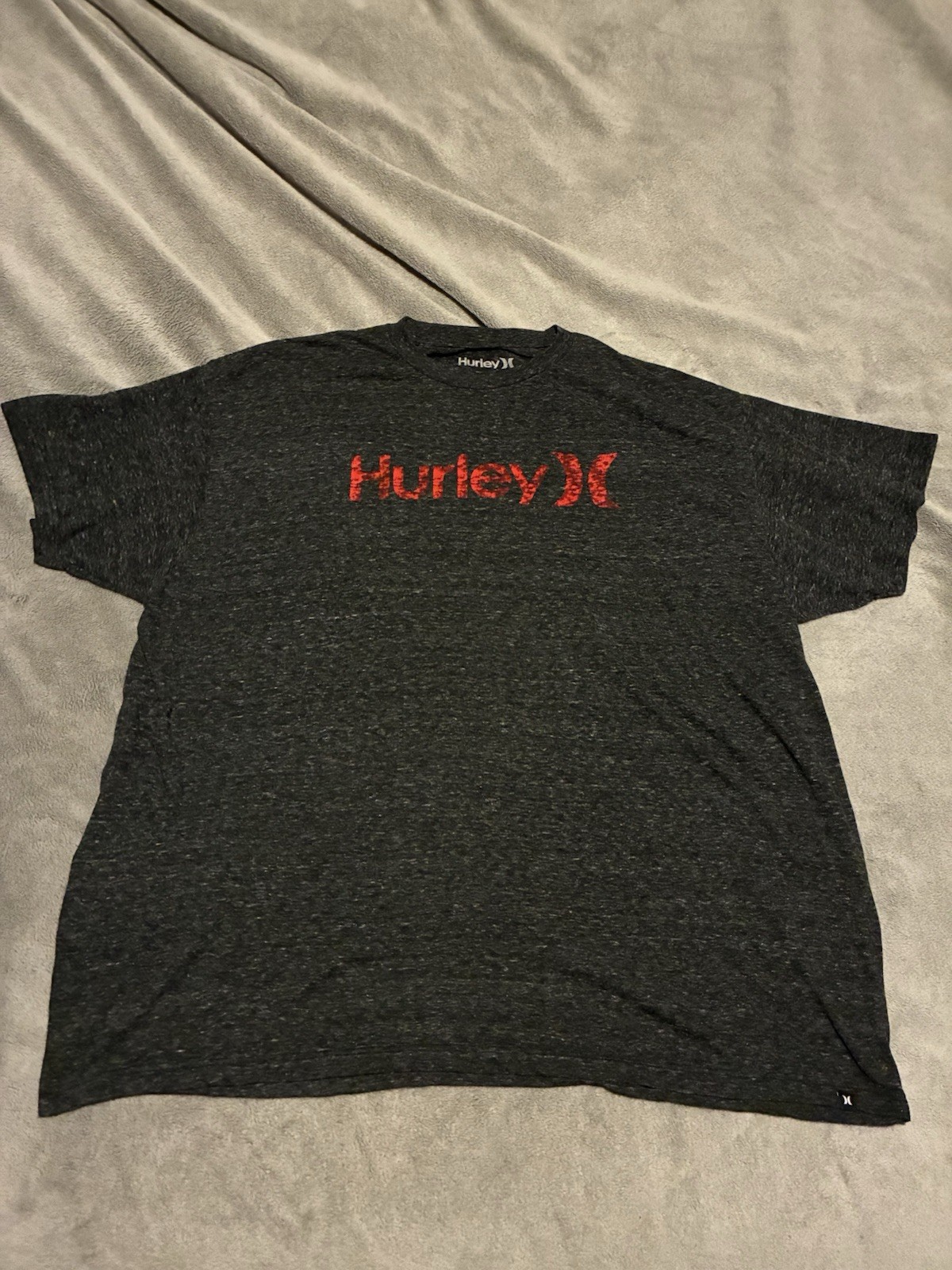 Hurley Grey T-Shirt Men's Size XXLarge Short Sleeve Crew Neck red logo