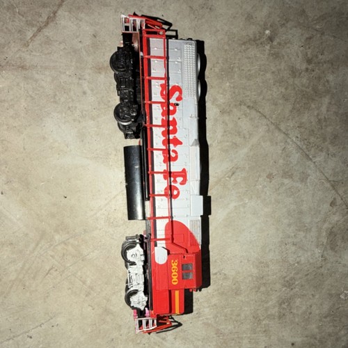 Locomotora diésel realista HO Santa Fe roja/plateada modelo tren 27591 | Condition: Used