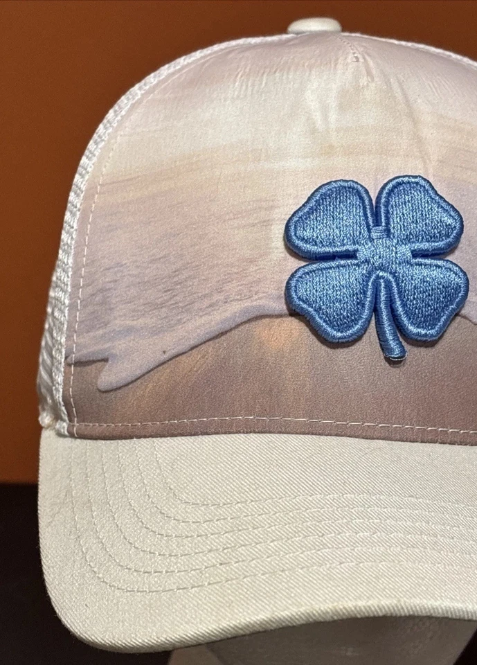 Sombrero ajustable de malla Black Clover Live Lucky Carolina azul Shoreline Trucker Foto 3 de 4