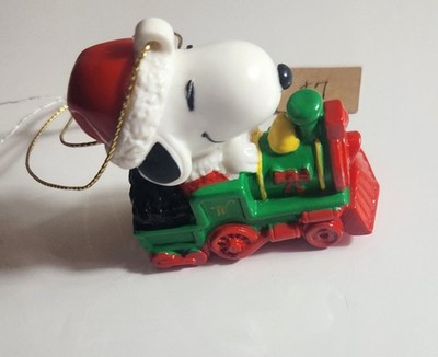 VTG Peanuts SNOOPY Riding Train United Feature Syndicate Christmas Ornament