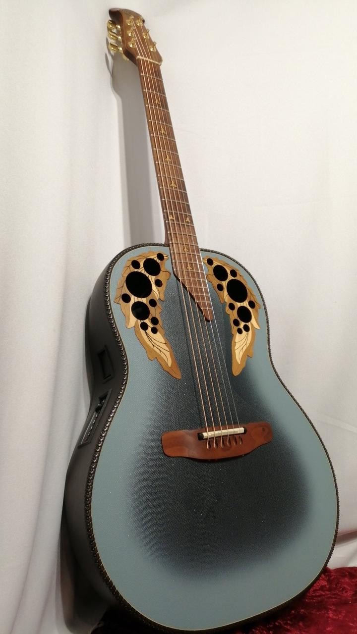 OVATION ADAMAS II 1681-8 Electric acoustic guitar