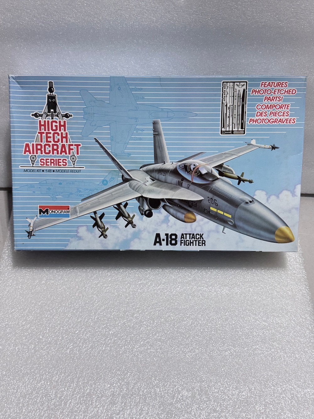 MONOGRAM 1:48 McDONNELL DOUGLAS F/A-18 HORNET PLASTIC MODEL 