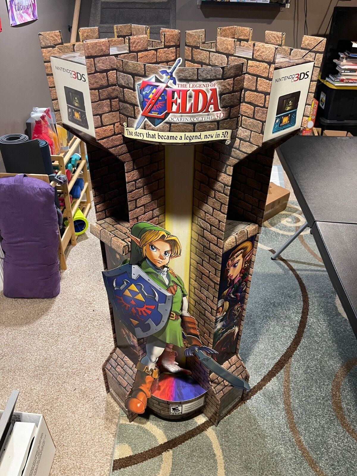 The Legend of Zelda: Ocarina of Time 3D Link Castle Cardboard