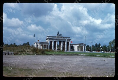sl05 Original Slide 1964 Kodachrome Berlin Germany Brandenburg Gate 111a