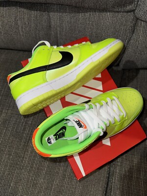 BRAND NEW - Nike Dunk SE Low Volt BLACK / ORANGE - SIZE 9