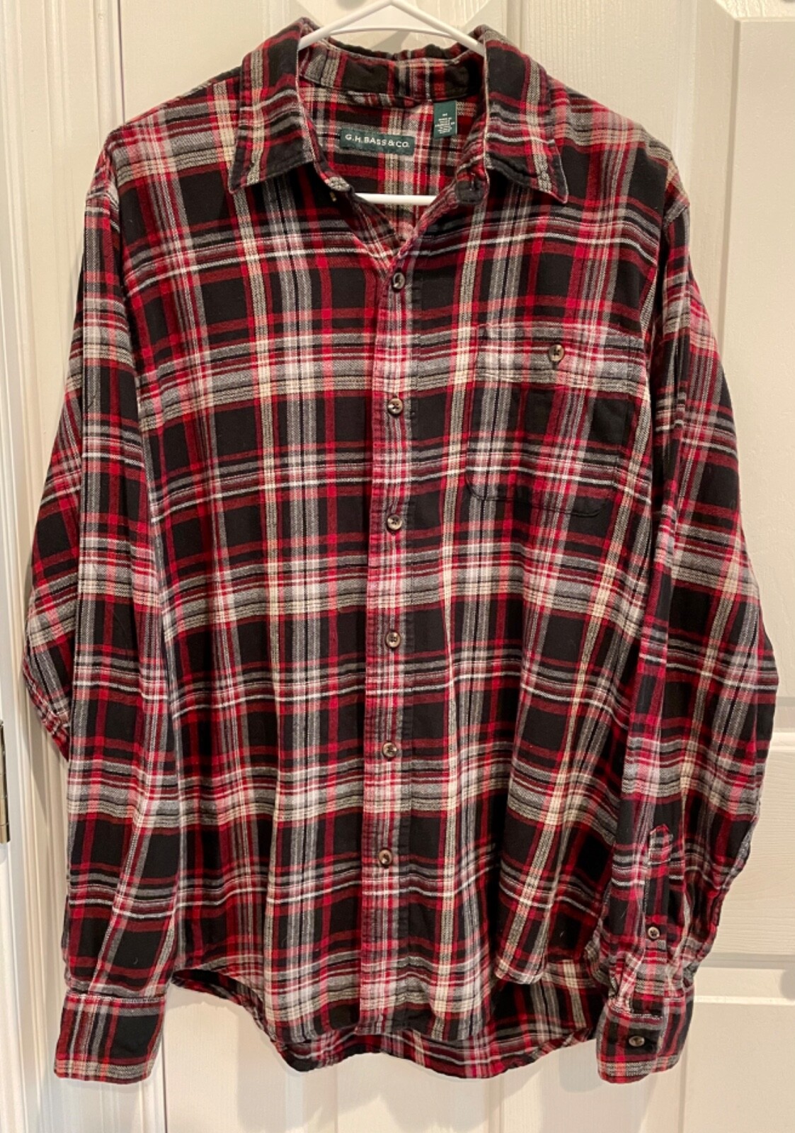 G.H. Bass & Co. 100% Cotton Flannel Shirt. Red Black Plaid. 