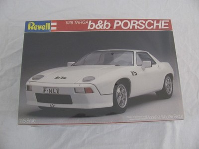 Vintage 1981 Revell 1/25 B&B Porsche 928 Targa Sports Car Model Kit #7218 NOS