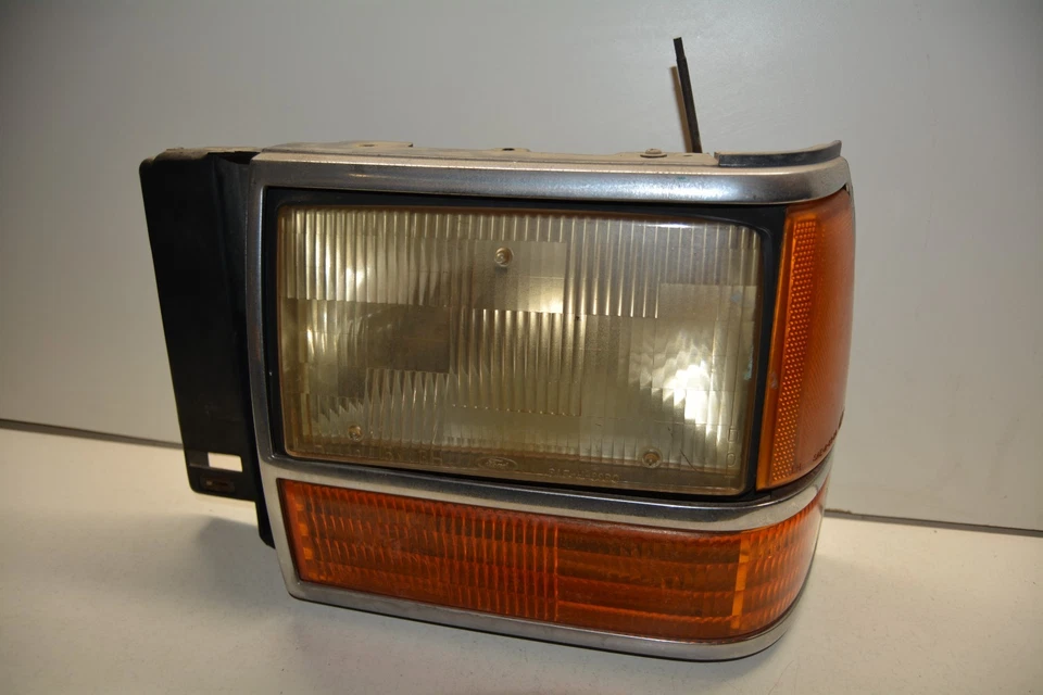 89-94 FORD EXPLORER LEFT TURN SIGNAL LIGHT HEADLIGHT W/ CHROME BEZEL, 116-03020 - Image 3 of 4