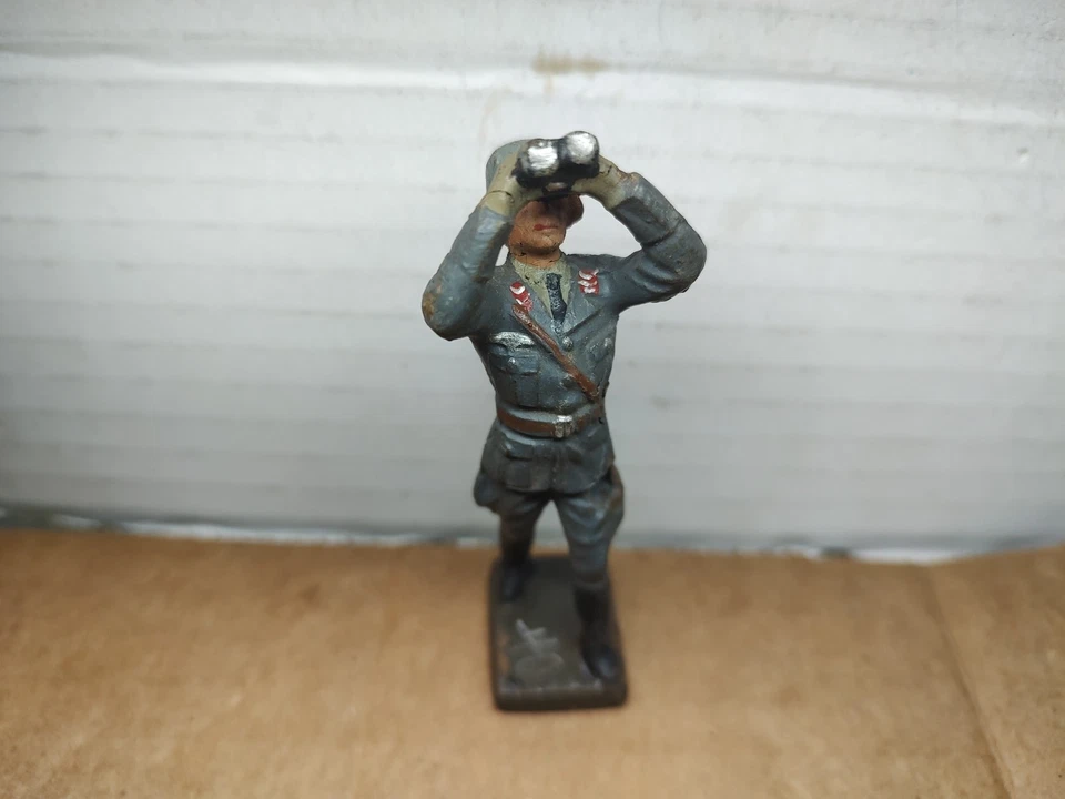 Oficial alemán Lineol con binoculares Foto 4 de 4