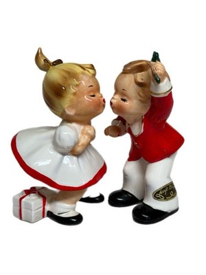 Vtg Josef Originals Christmas Kissing Boy Girl Under Mistletoe RARE Figurines