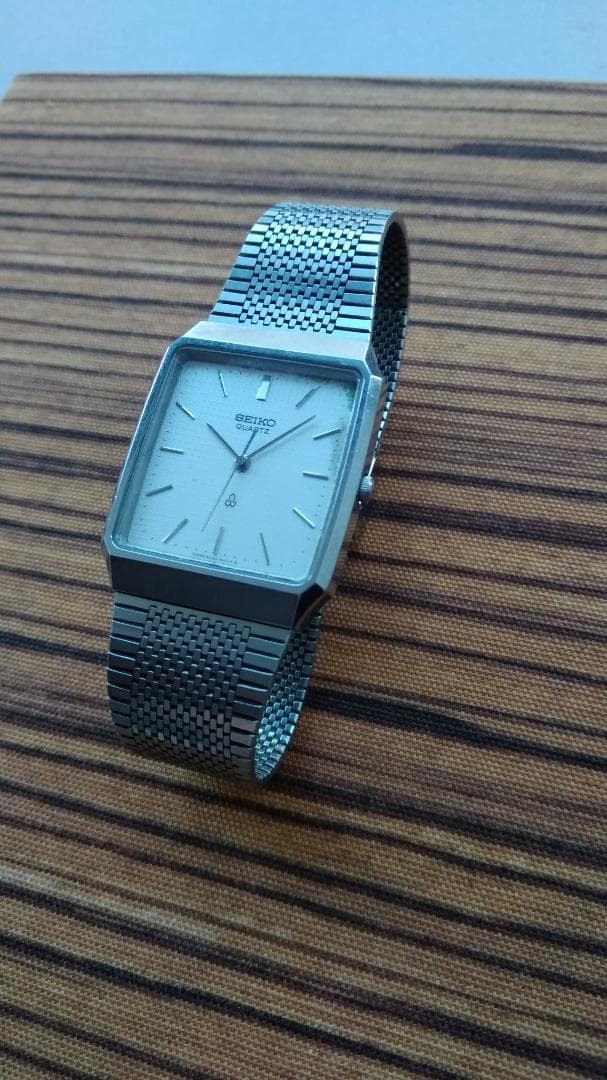 Цифровой фотоаппарат Vintage SEIKO QUARTZ Square