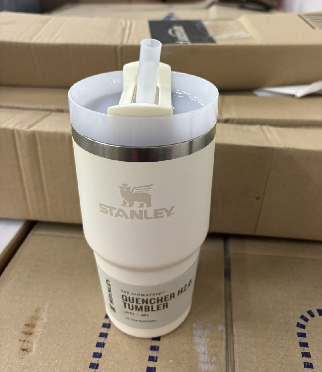 Vaso Stanley The Quencher H2.0 Flowstate™ | Crema 2.0 | 14oz | Nuevo
