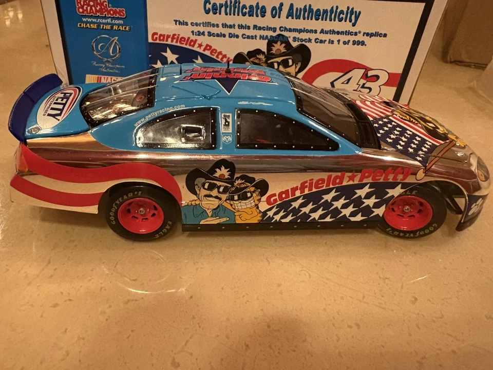 Garfield And Petty Grinnin & Winnin 2002 Intrepid 1:24 Chase The Race - Изображение 2 из 4