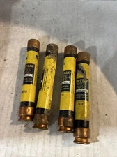 *LOT OF 4* Bussman Low Peak LPS-RK-30SP 30 Amp Fuse 600 VAC / 300 VDC (NP5)
