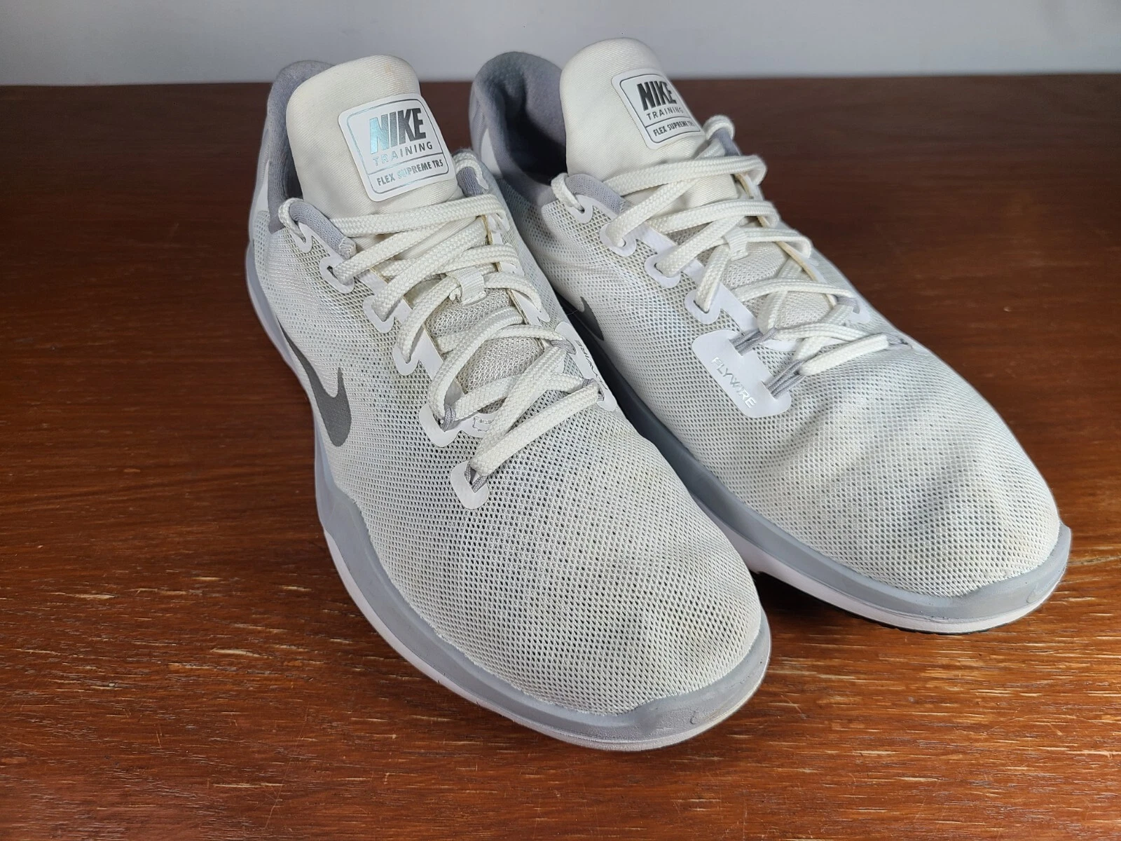 Chaussures de course Nike Flex Supreme Trainer 5 852467 100 gris taille 11