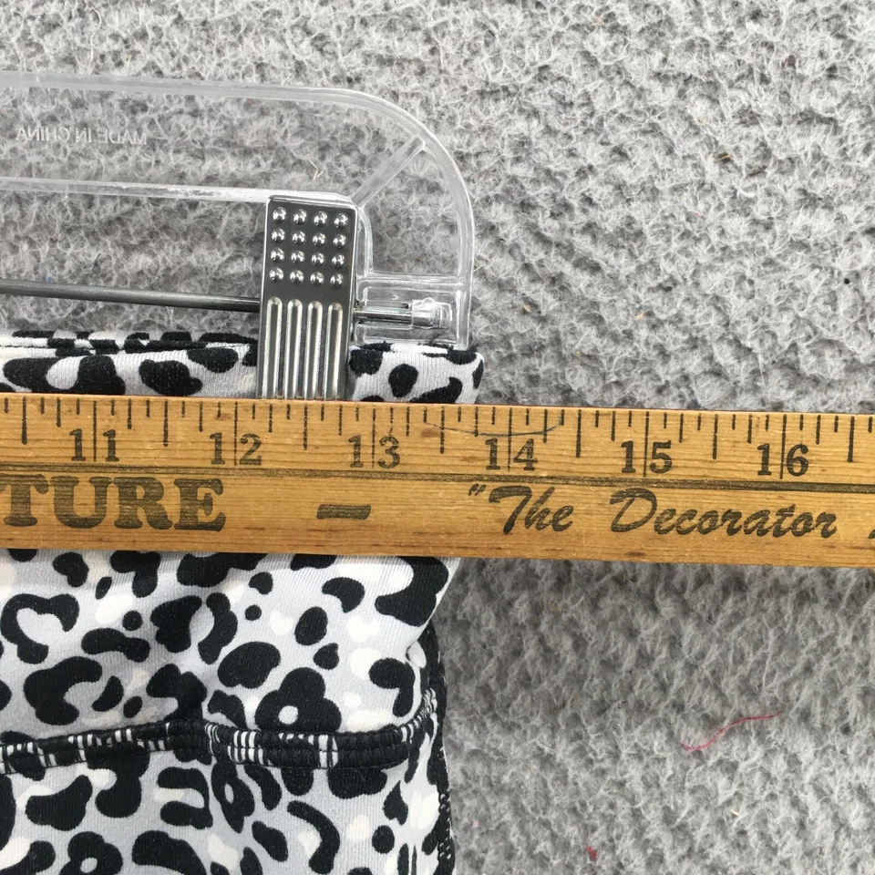 Leggings Nike Dri-Fit Capri Feminina S (real 28x20.5) Estampa Multicolorida de Leopardo - Imagem 4 de 4