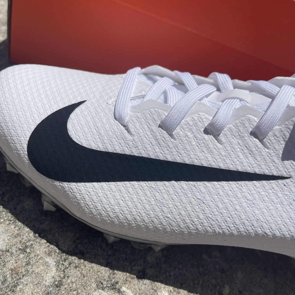 Nike Vapor Untouchable Pro 3 AO3021-100 White Brand New Nike Vapor Untouchable Pro 3 AO3021-100 White Brand New